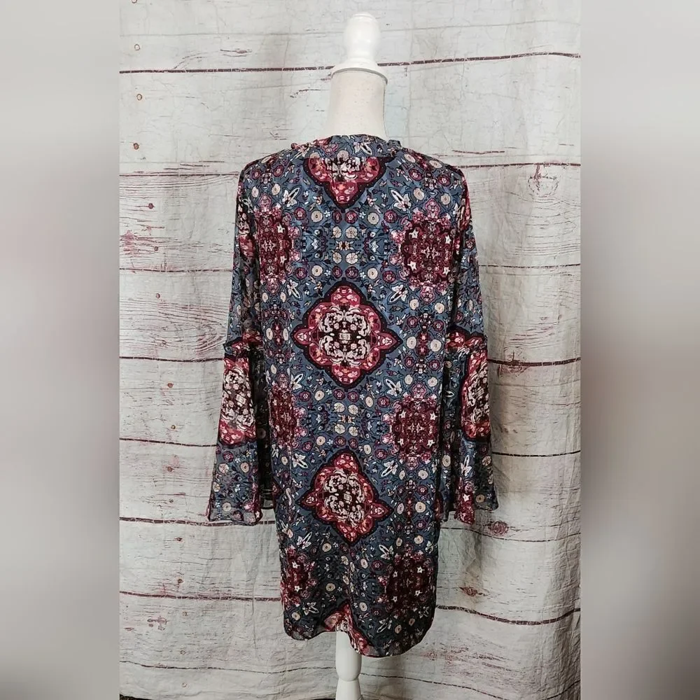 White House Black Market Long Bell Sleeve Medallion Print Shift Dress Size L NWT